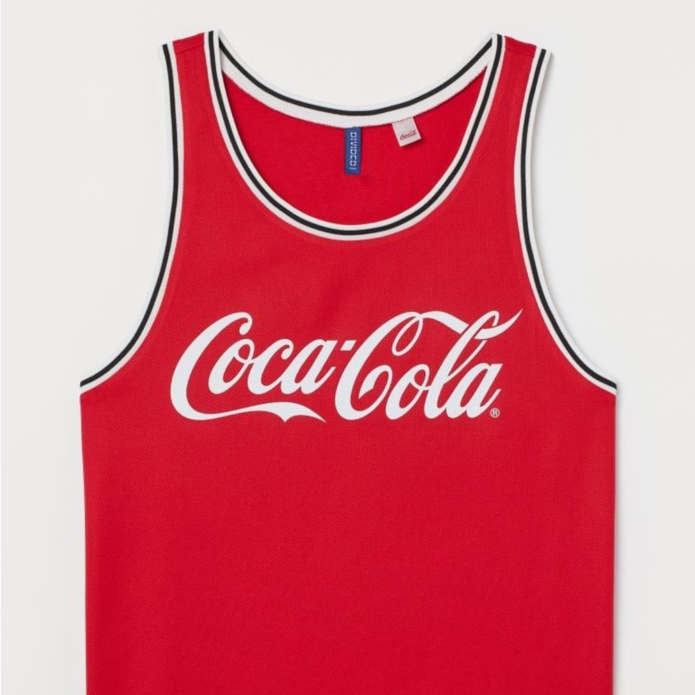 🔥.s.o.l.d.🔥H&M Coca Cola Jersey